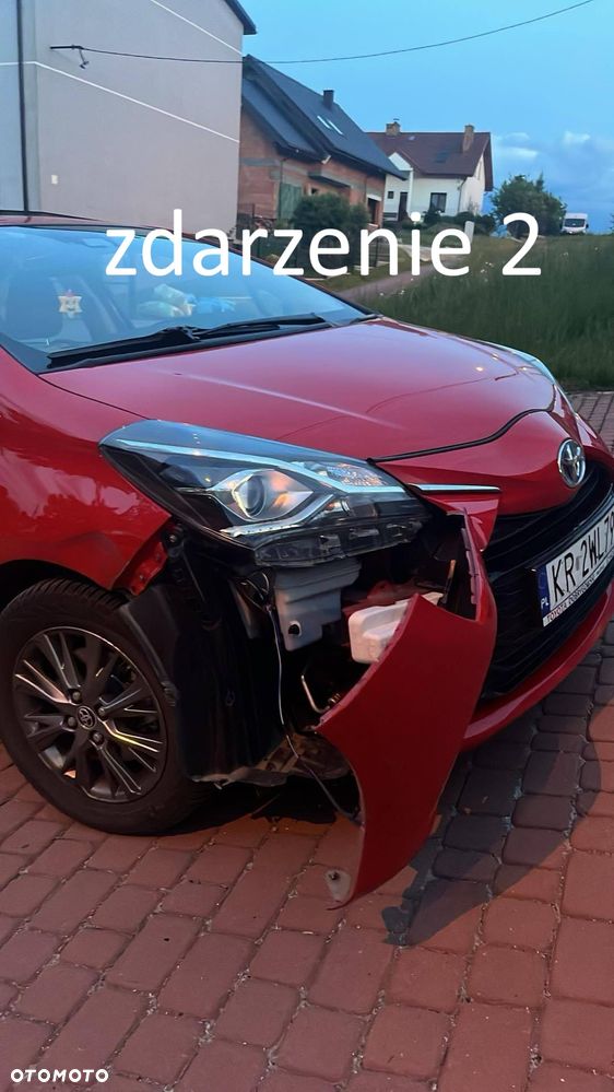 Toyota Yaris Hybrid 100 Premium - 30