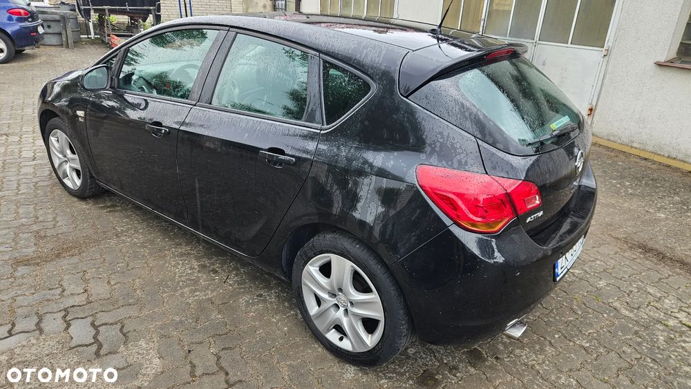 Opel Astra 1.4 T Cosmo EU6 - 4