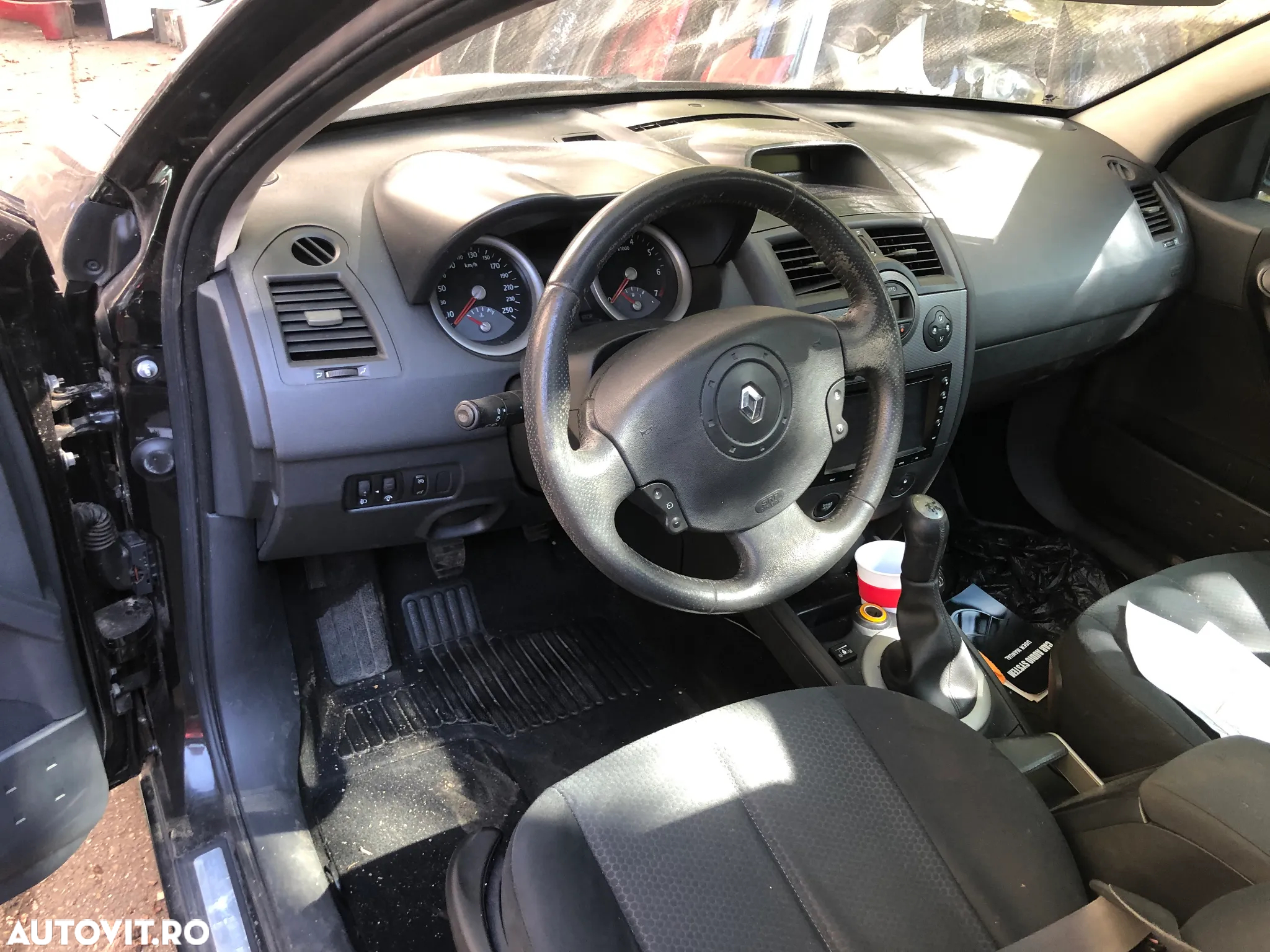 Dezmembrez Renault Megane 2 NFL 2005  1,6 16V negru panoramic - 5