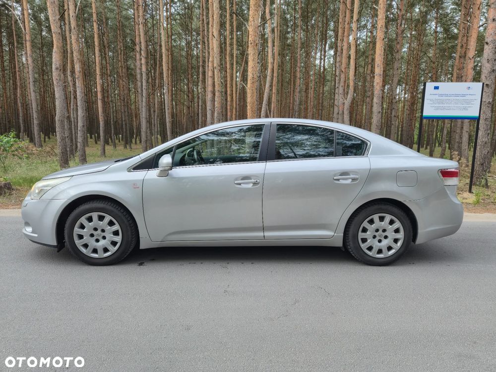 Toyota Avensis 1.8 Luna - 8