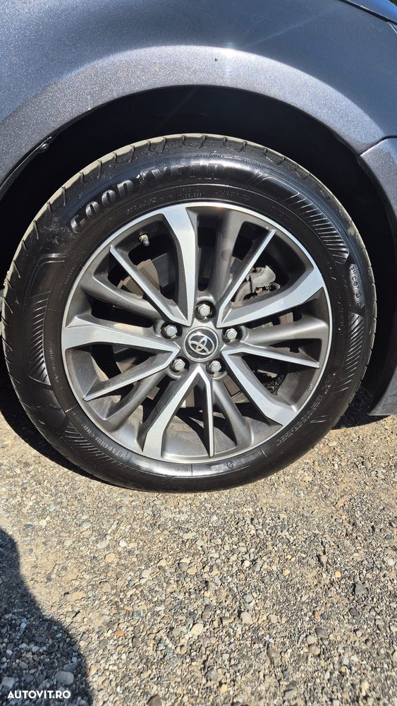 Toyota Avensis 2.0 D-4D Luxury - 5