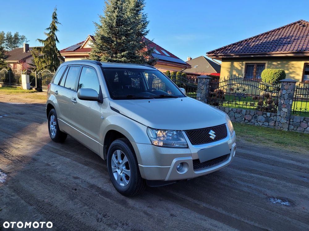 Suzuki Grand Vitara 2.0 De luxe - 1
