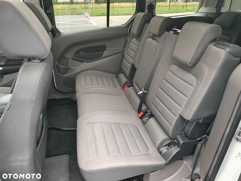 Ford Tourneo Connect Grand - 23