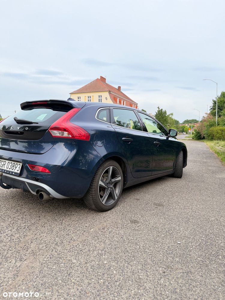 Volvo V40 D3 R Design - 3