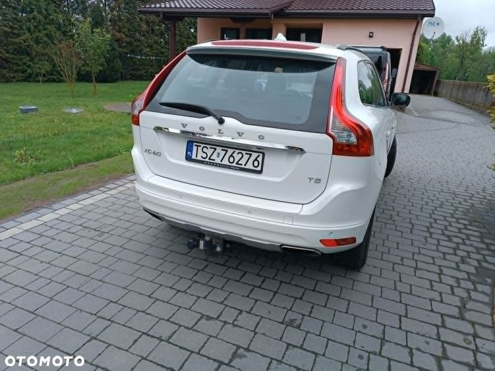 Volvo XC 60 T5 AWD Geartronic Summum - 4