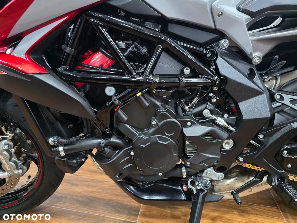 MV AGUSTA Brutale - 11