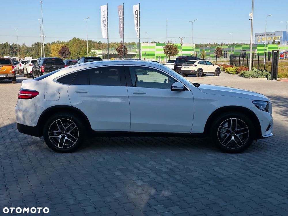 2019 Mercedes-Benz GLC 250 4-Matic, photograph 11