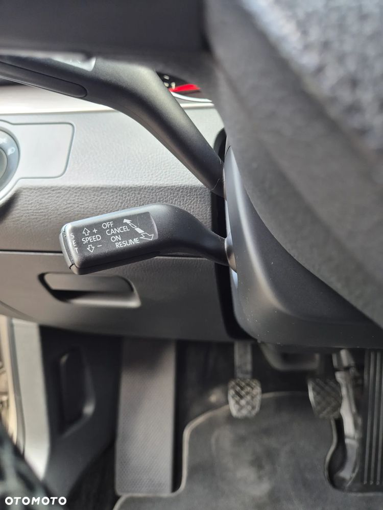 Volkswagen Passat 1.6 TDI Comfortline - 14