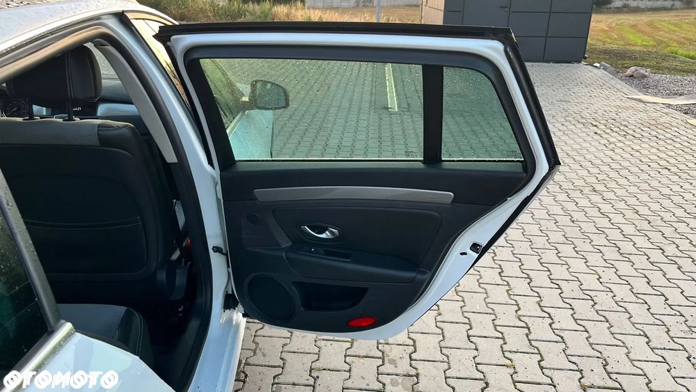 Renault Laguna ENERGY dCi 175 FAP Start & Stop Bose Edition - 15