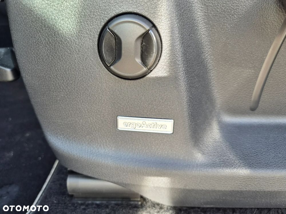 Volkswagen Touran - 19
