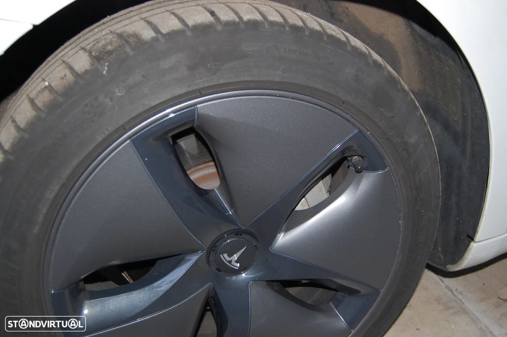 Tesla Model 3 Standard RWD - 4