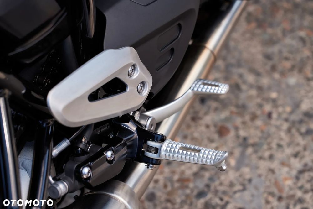 Triumph Speed Twin - 12