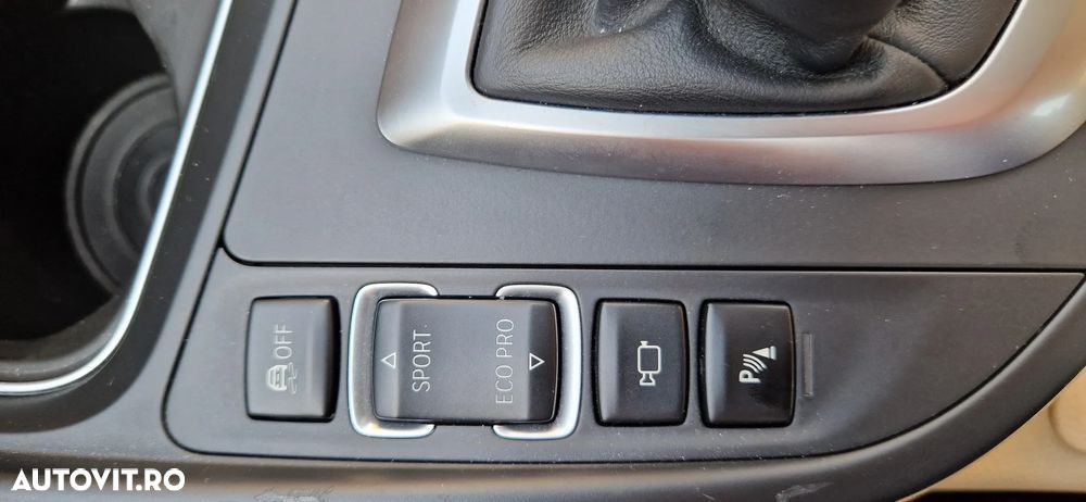 BMW Seria 3 335i Sport-Aut. Luxury Line - 23