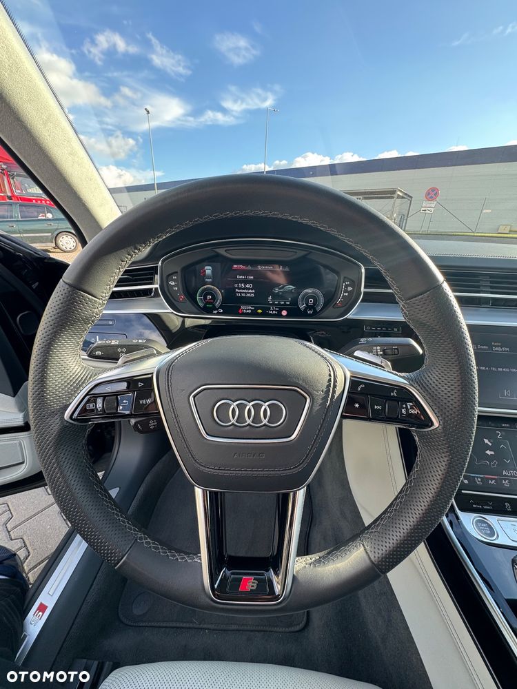 Audi A8 - 8