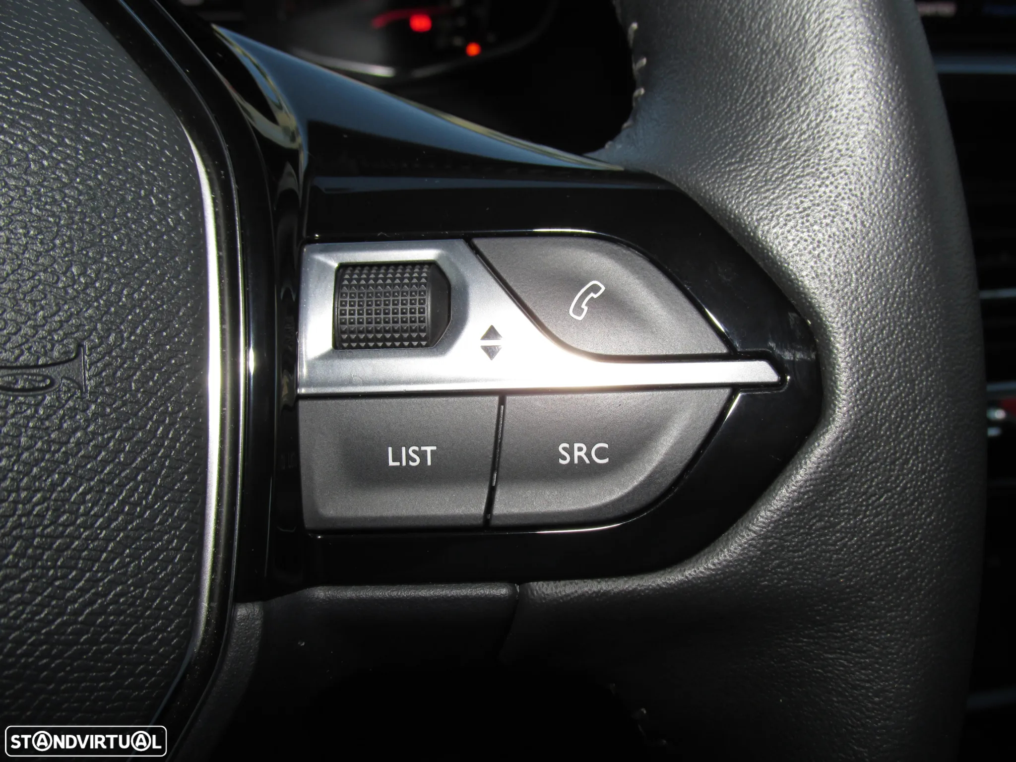 Peugeot 208 1.2 PureTech Active Pack - 23