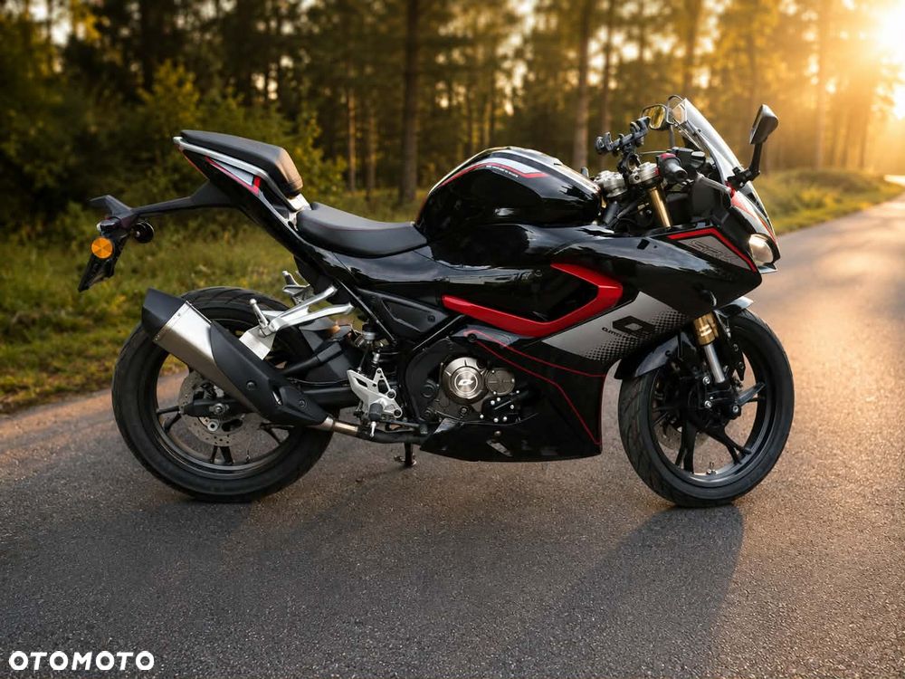 QJMOTOR SRK 125R - 2