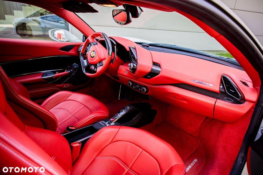 Ferrari 488 - 17