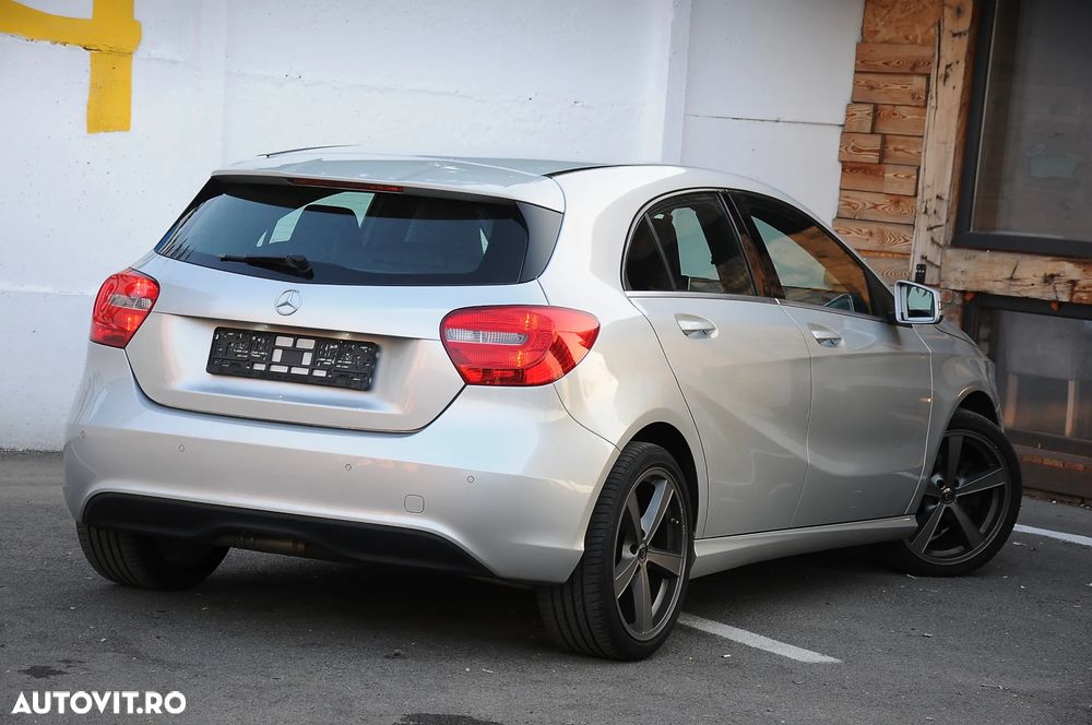 Mercedes-Benz A 180 AMG Line - 3
