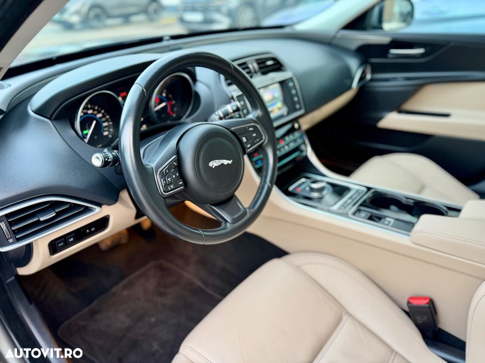 Jaguar XE E-Performance Aut. Prestige - 14