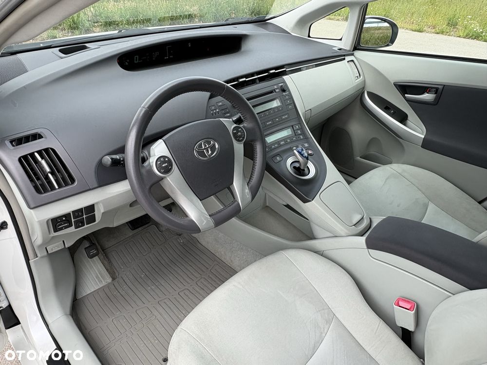 Toyota Prius - 5