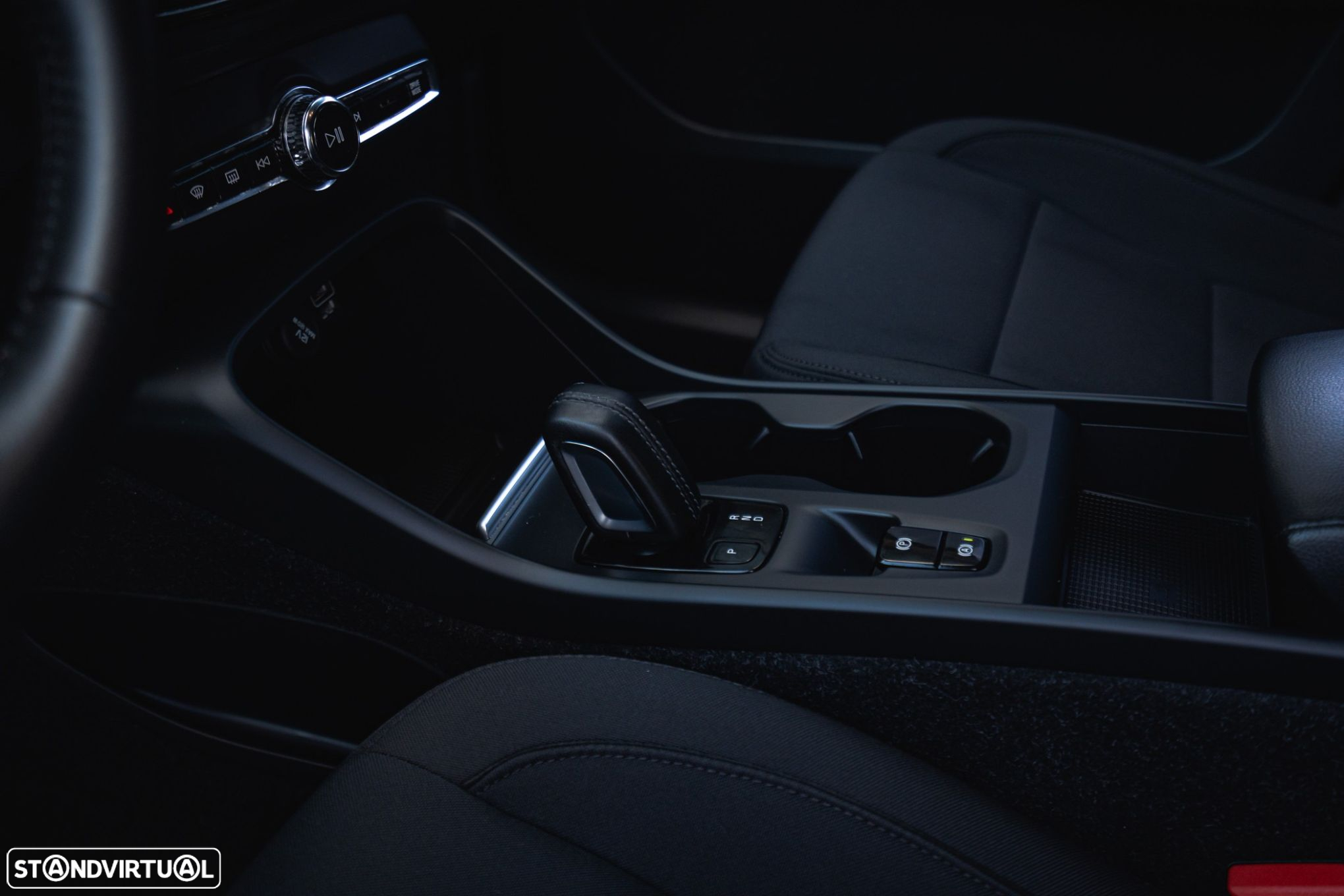 Volvo XC 40 - 38