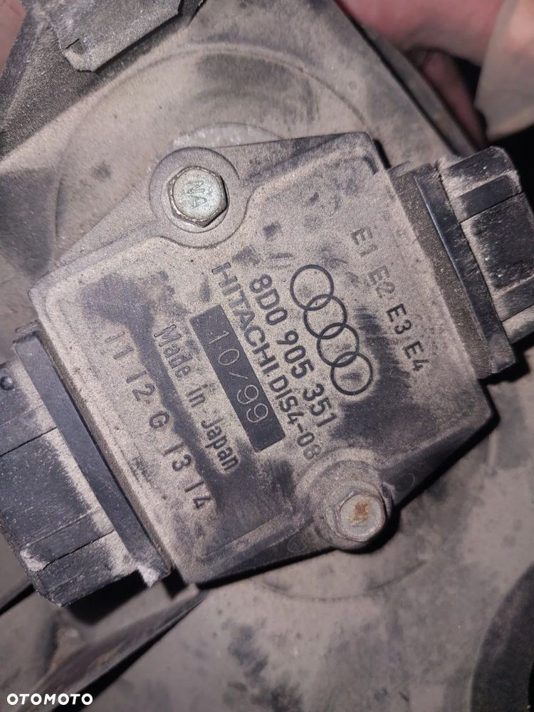 Filtr powietrza obudowa Audi A4 1.8T przepływomierz 0280218032 moduł zapłonu Hitachi 8D0905351