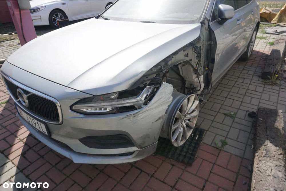 Volvo V90 D4 Momentum - 1