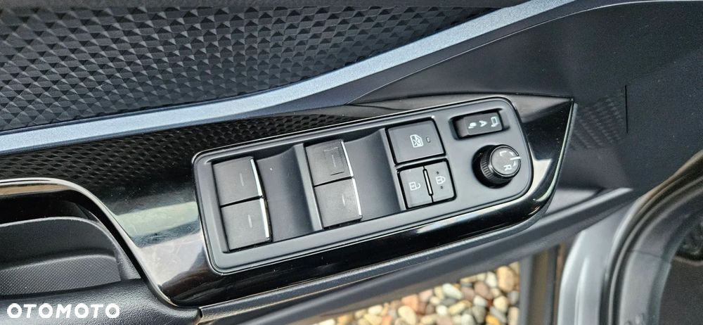 Toyota C-HR Business-Edition - 29