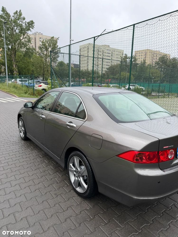 Honda Accord 2.0 Executive - 1
