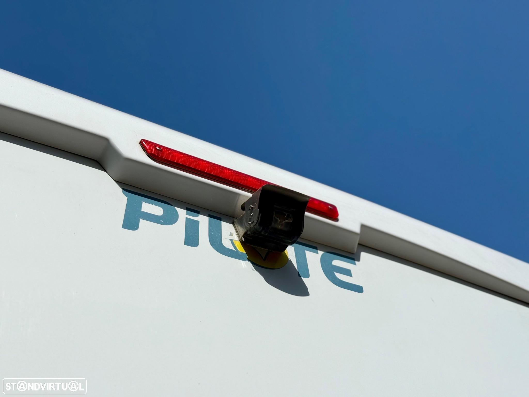 Pilote Aventura P-690 - 27