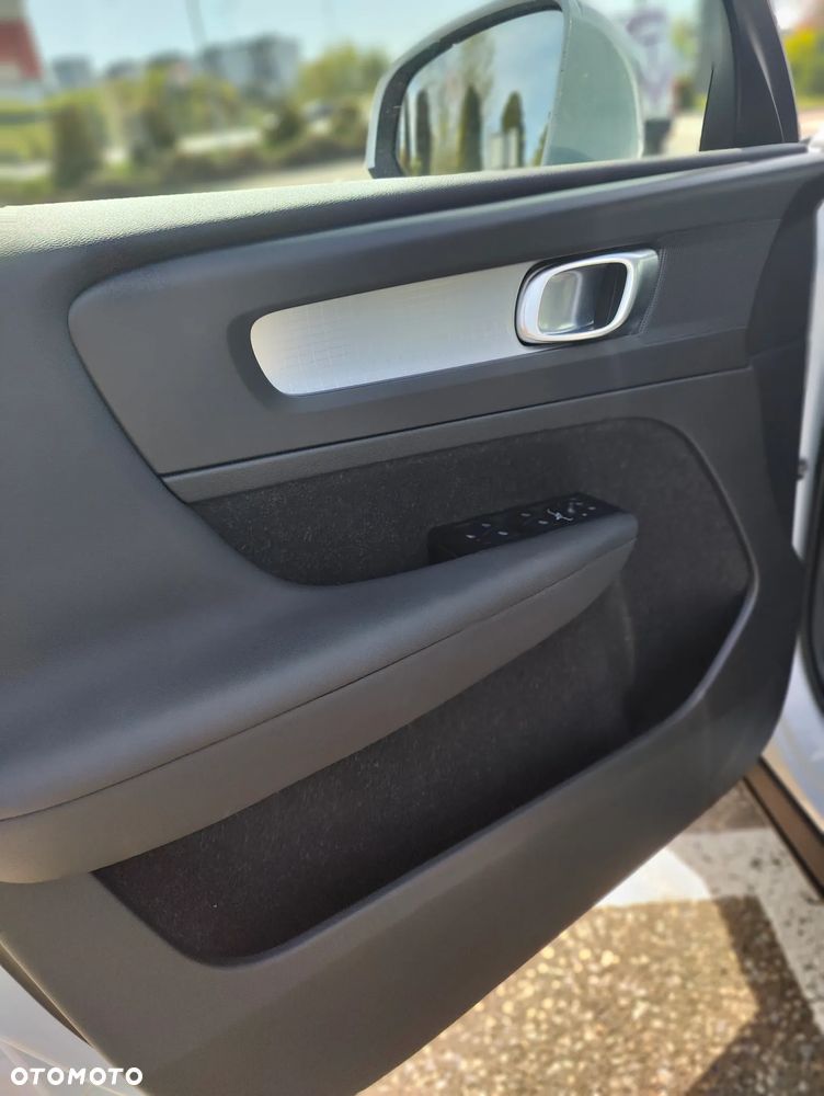 Volvo XC 40 T3 Momentum Pro - 10