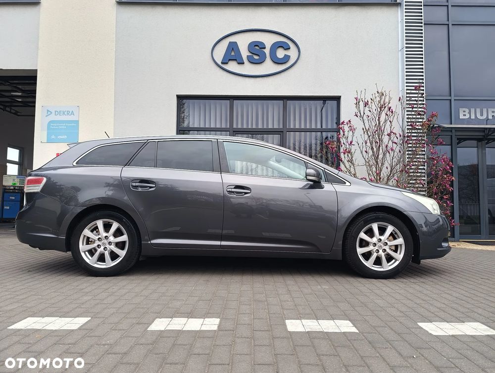 Toyota Avensis 2.0 Sol plus - 27