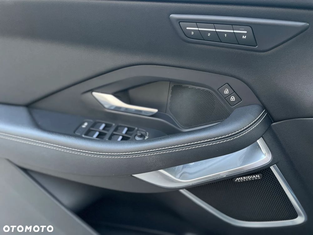 Jaguar E-Pace 2.0 P300 mHEV AWD 300 Sport - 18