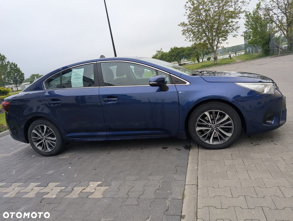 Toyota Avensis 2.0 D-4D Selection - 10
