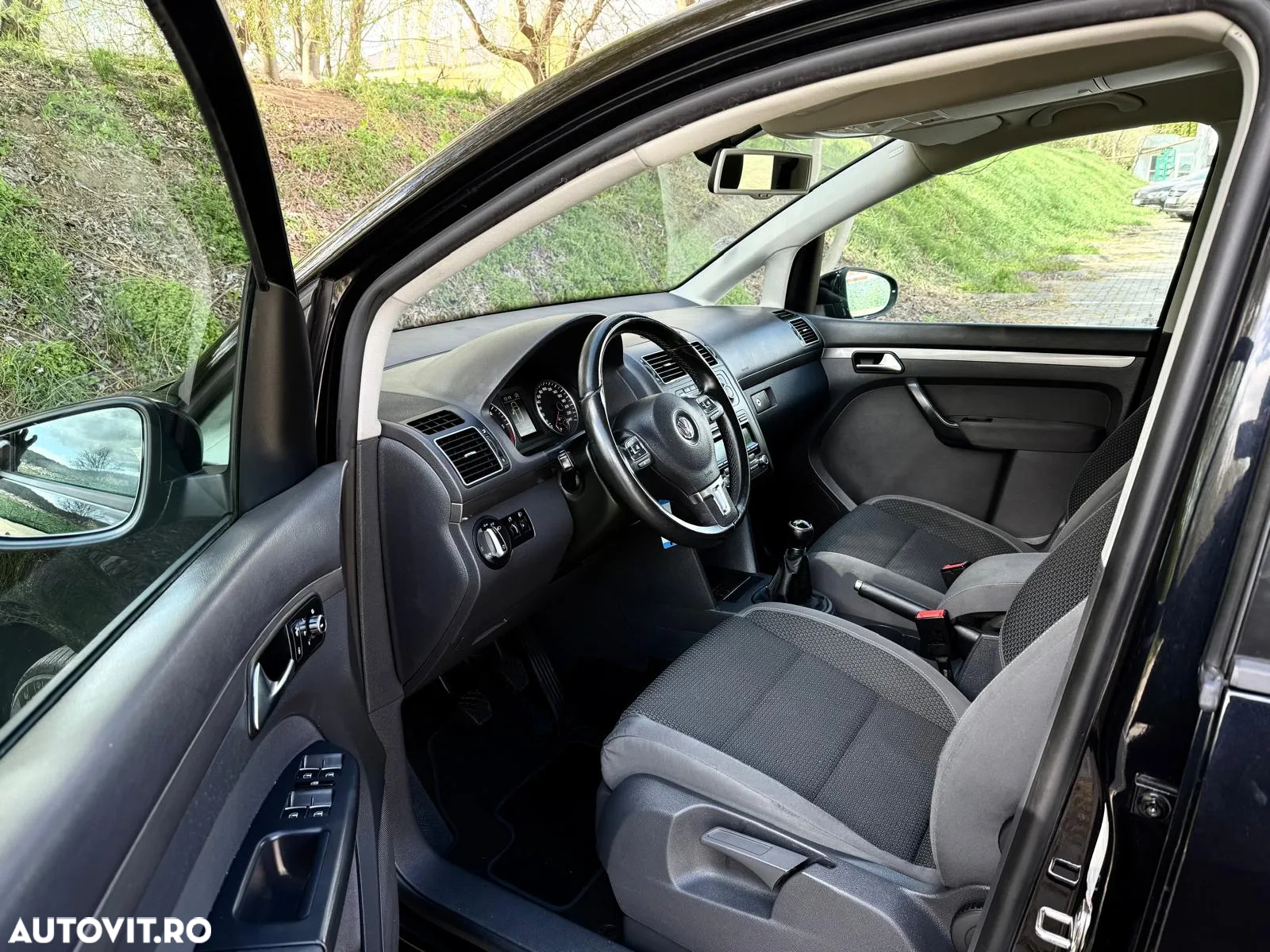 Volkswagen Touran 1.6 TDI BlueMotion Technology Comfortline - 14