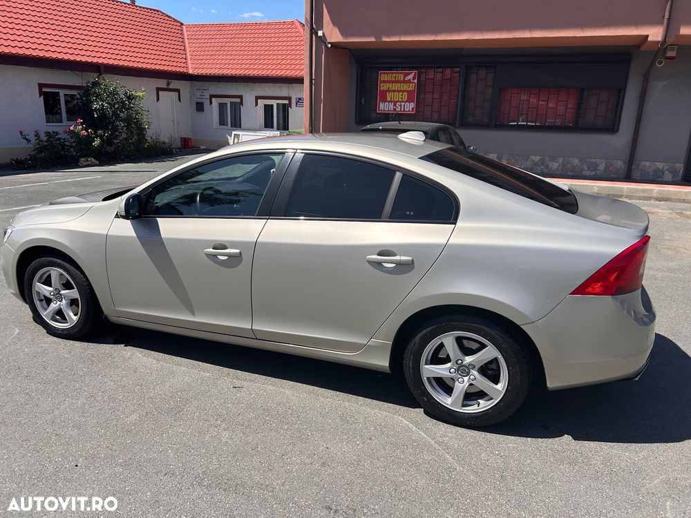 Volvo S60 D3 Momentum - 12