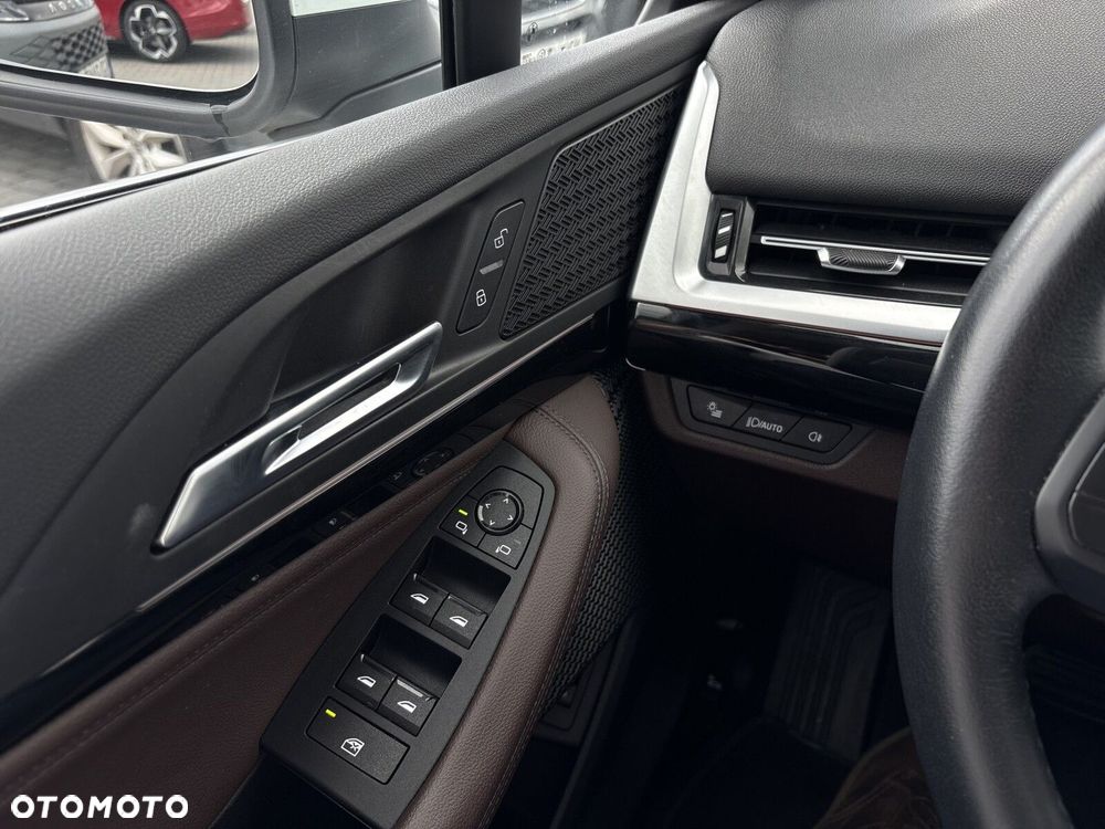 BMW Seria 2 220i mHEV - 11