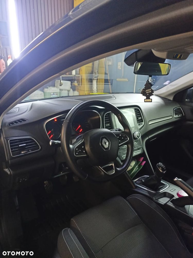 Renault Megane TCe 115 GPF ZEN - 6