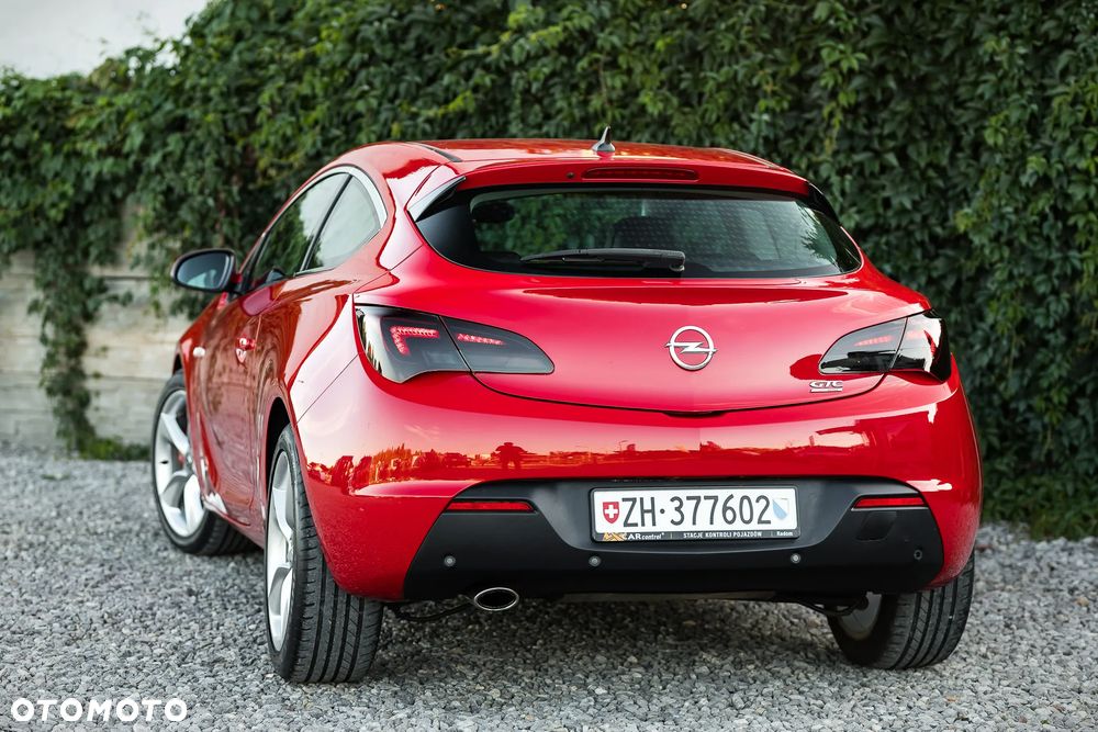 Opel Astra 1.6 Turbo Cosmo - 11