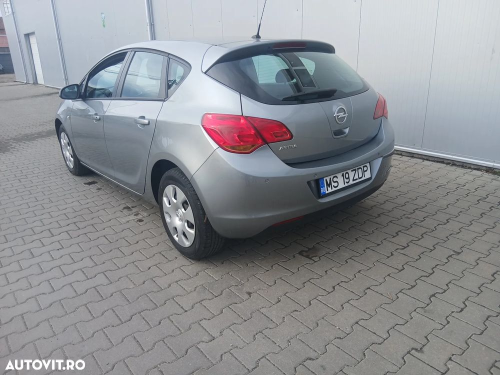 Opel Astra - 4