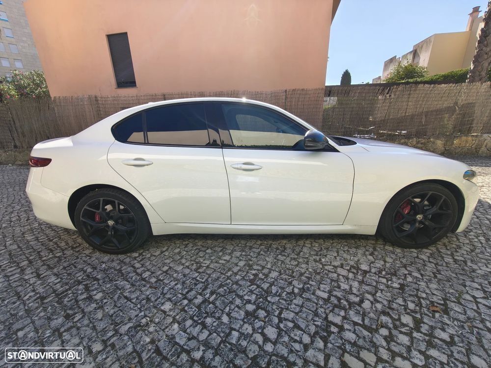 Alfa Romeo Giulia 2.2 D Sprint AT8 - 4