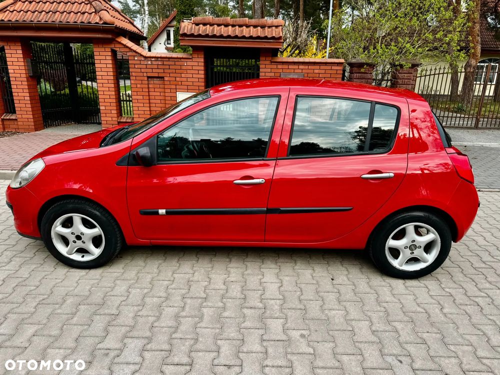 Renault Clio 1.2 16V Authentique - 12