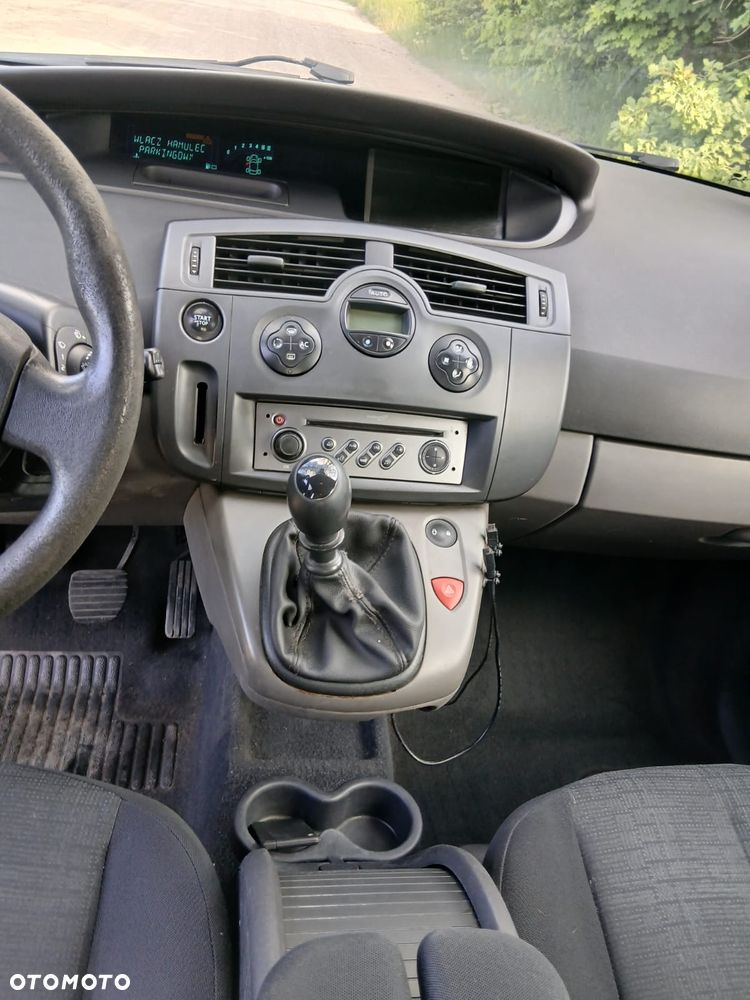 Renault Scenic 1.9 dCi Emotion - 10