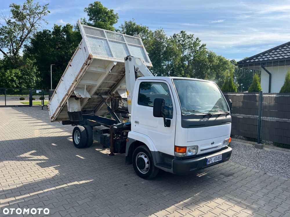 Nissan CABSTAR - 26
