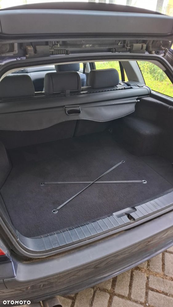 BMW Seria 3 318i - 8