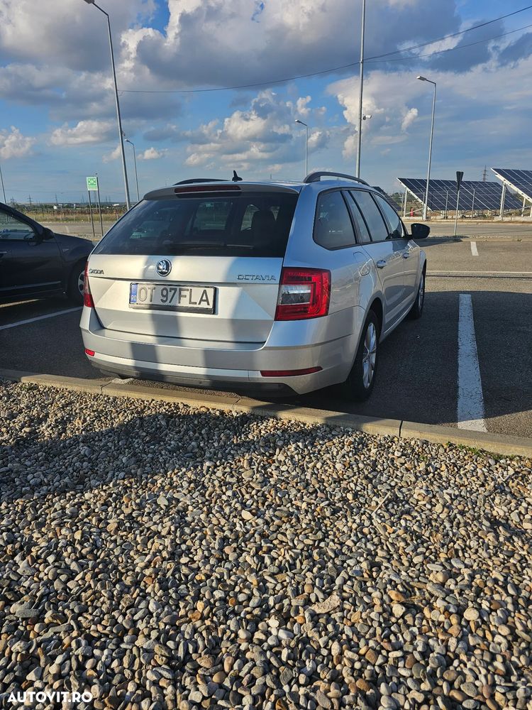 Skoda Octavia 1.6 TDI DSG Style - 3