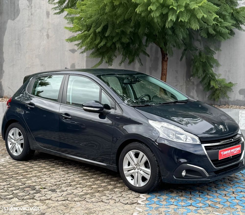 Peugeot 208 1.2 PureTech Signature - 5
