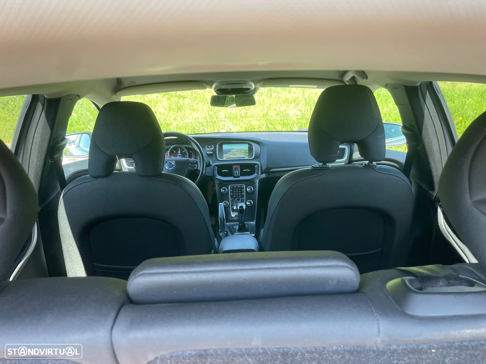 Volvo V40 Cross Country D2 Momentum - 29