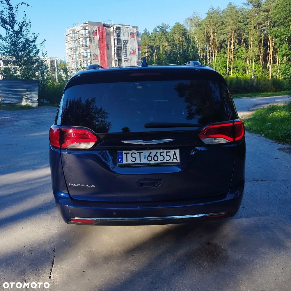 Chrysler Pacifica - 12