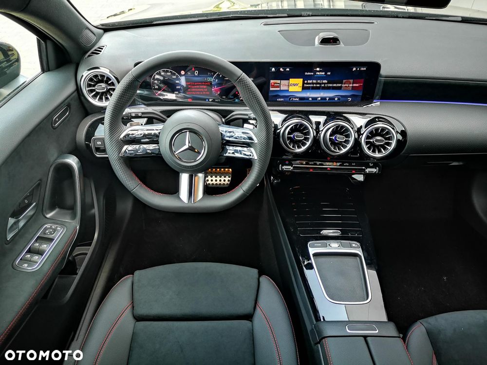 Mercedes-Benz Klasa A 220 4-Matic AMG Line 8G-DCT - 14